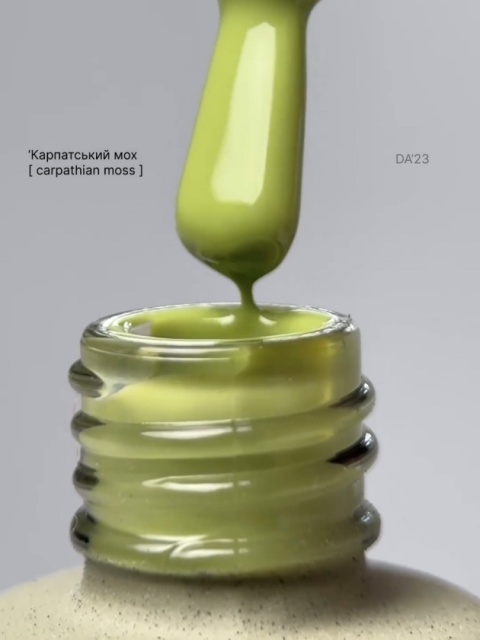DA'23 GEL POLISH ‘CARPATHIAN MOSS, 8 ml – lakier hybrydowy (głęboka, ziemista zieleń)